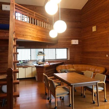 北軽井沢の貸別荘一棟貸し切り-庭とウッドデッキつき Azumaiokozan Экстерьер фото