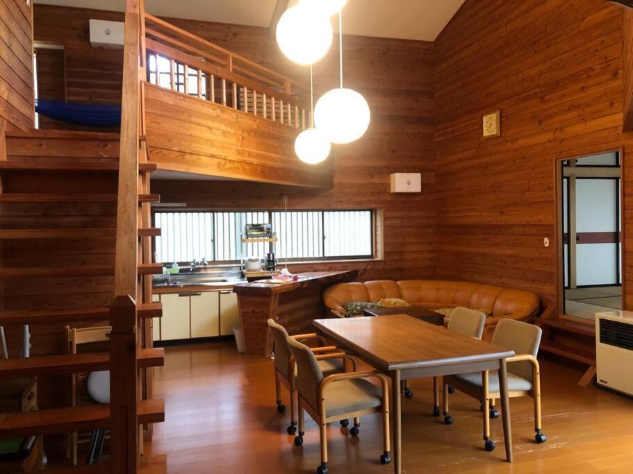北軽井沢の貸別荘一棟貸し切り-庭とウッドデッキつき Azumaiokozan Экстерьер фото